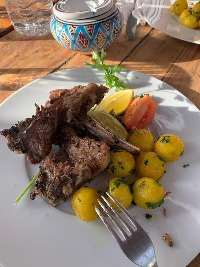 L'Artisan Hotel Harqalah Buitenkant foto